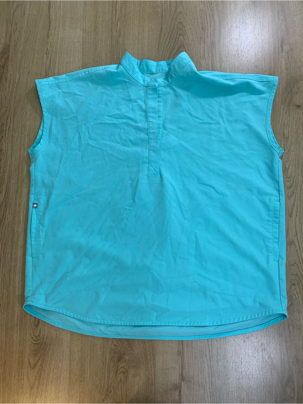 FIGS Technical Collection Scrub Top Medium Aqua-Blue Sleeveless Mandarin Collar